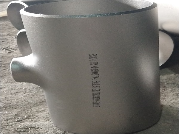 三通不鏽鋼管件液（yè）壓（yā）機膨脹生產工藝